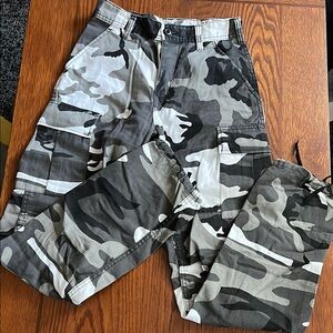 Women’s Size XS Camouflage Cargo Pants